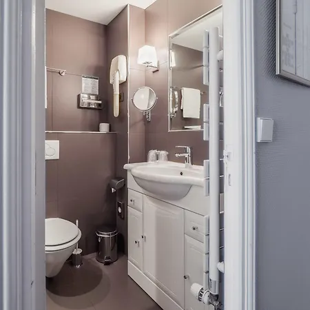 New Orient 3* Paris